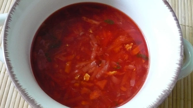 Rychlá podzimní zeleninová polévka s kuřecím masem