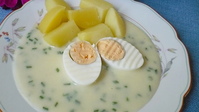 Dietní pažitková omáčka s bramborovým základem