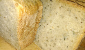 Domácí kmínový chleba (Pečeno z poloviční dávky v domácí pekárně, chleba opravdu chutná skvěle!)