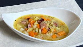 Čočková polévka s klobásou a zeleninou