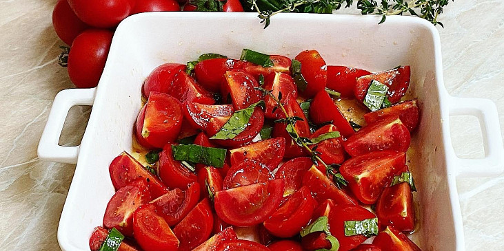 Losos s pečenými rajčátky