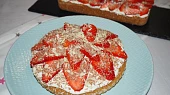Mrkváč s mascarpone a jahodami