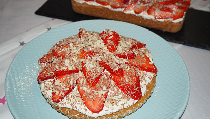 Mrkváč s mascarpone a jahodami