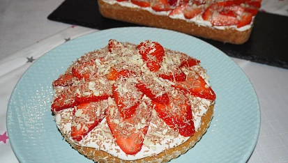 Mrkváč s mascarpone a jahodami