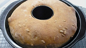 Slunečnicový pšenično-žitný chléb z formy