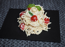 Špagety s uzenou makrelou