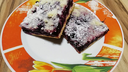 Borůvkový kynutý koláč