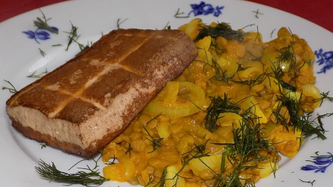 Čočkovo-dýňová kaše s uzeným tofu