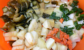 Retro bramborový salát se zeleninou a sladkokyselou zálivkou