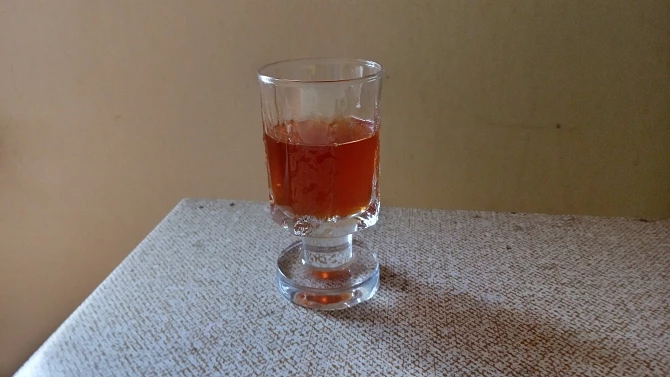 Šípkový likér s pomerančem