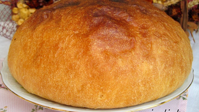 Tradiční máslový mazanec