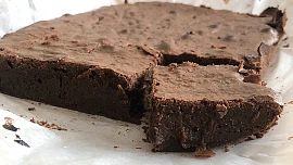 Čokoládové brownies  se skořicí