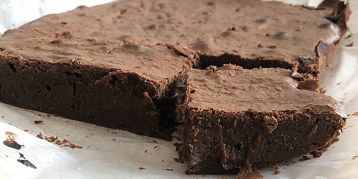Čokoládové brownies  se skořicí