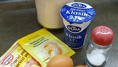Jogurtové lívance s ovocným pyré