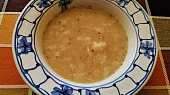 Květáková polévka s vejcem
