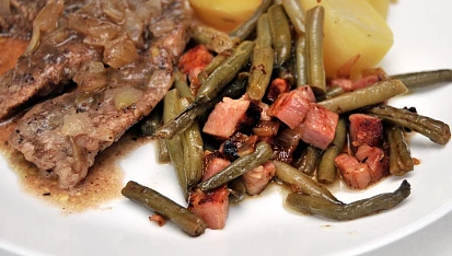 Zelené fazolky na slanince