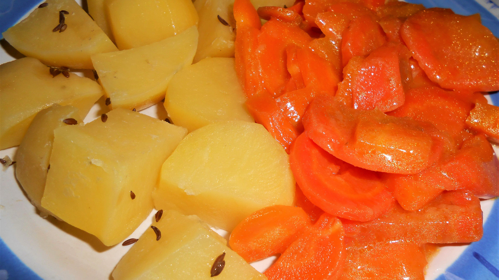 Brambory s dušenou mrkví (Dělená strava podle LK - Kytičky + zelenina)