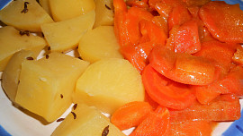 Brambory s dušenou mrkví  (Dělená strava podle LK - Kytičky + zelenina)