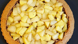 Perníkový koláč s jablky a mascarpone