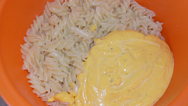 Těstoviny s dýňovou omáčkou