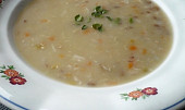 Hrstková polévka, Polévka z koupené směsi luštěnin a obilnin. Vařená s kořenovou zeleninou, kořením a zahuštěna cibulovou jíškou.