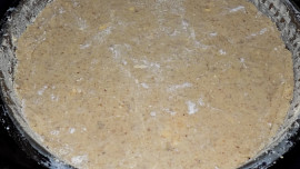 Jablkový koláč z ořechového těsta