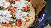 Pizza Margherita (pečená v remosce)