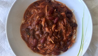 Chilli z červených a černých fazolí - vegan