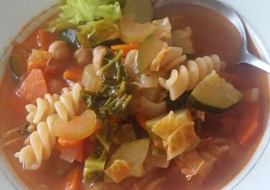 Podzimní zeleninová polévka připomínající Minestrone