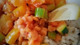 Červená čočka pro moji vegetariánskou dceru