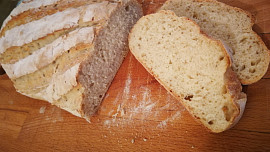 Jednoduchý domácí chleba