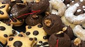 Vánoční sádláky (sádlové koláčky), Čokoládové sádláky s oříškem namáčeným v marmeládě