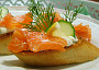 Crostini gravlax - lososové minichlebíčky