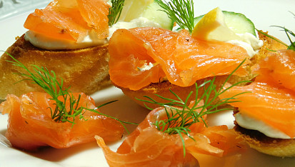 Crostini gravlax - lososové minichlebíčky