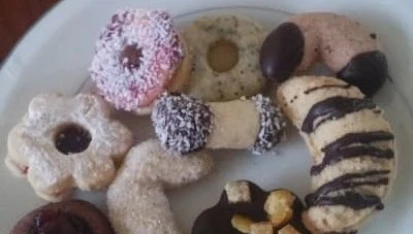 Plněné vánoční ořechy s ořechy a bez vajec