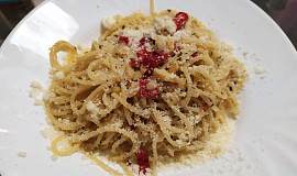 Těstoviny aglio olio e peperoncino