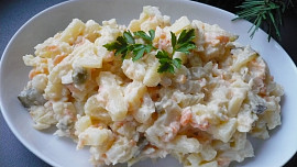 Bramborovo - zeleninový salát