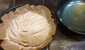 Křupavý domácí chléb v UFO disku na pečení, vložíme UFO do rúry