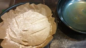 Křupavý domácí chléb v UFO disku na pečení, vložíme UFO do rúry