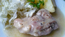 Dušené kuřecí stehenní maso s rychlou přípravou