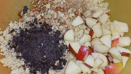 Jáhlový salát s ovocem