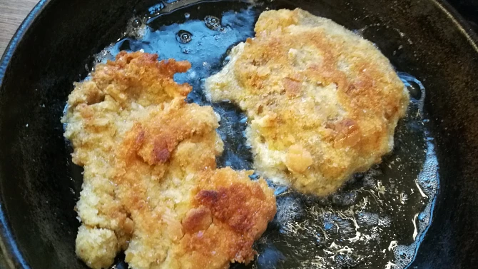 Seitan à la kuřecí (rostlinné maso z pšeničné bílkoviny), řízky ze seitanu