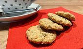Křehké oříškové sušenky (Upečené sušenky)