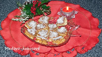 Medovo-kokosové cukroví