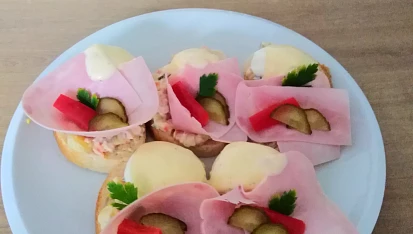 Vajíčkové chlebíčky s majonézovým přelivem, "trochu retro"
