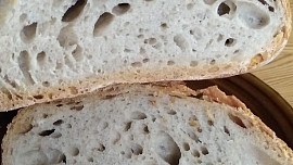 Domácí chléb z trouby