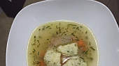 Kuřecí vývar s krupicovými noky