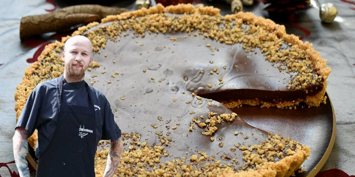 Nepečený koláč s višňovým džemem a čokoládou (Nepečený koláč s višňovým džemem a čokoládou)