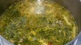 Fazolková polévka s mletým masem