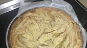 Jednoduchý pudinkový koláč s hruškami